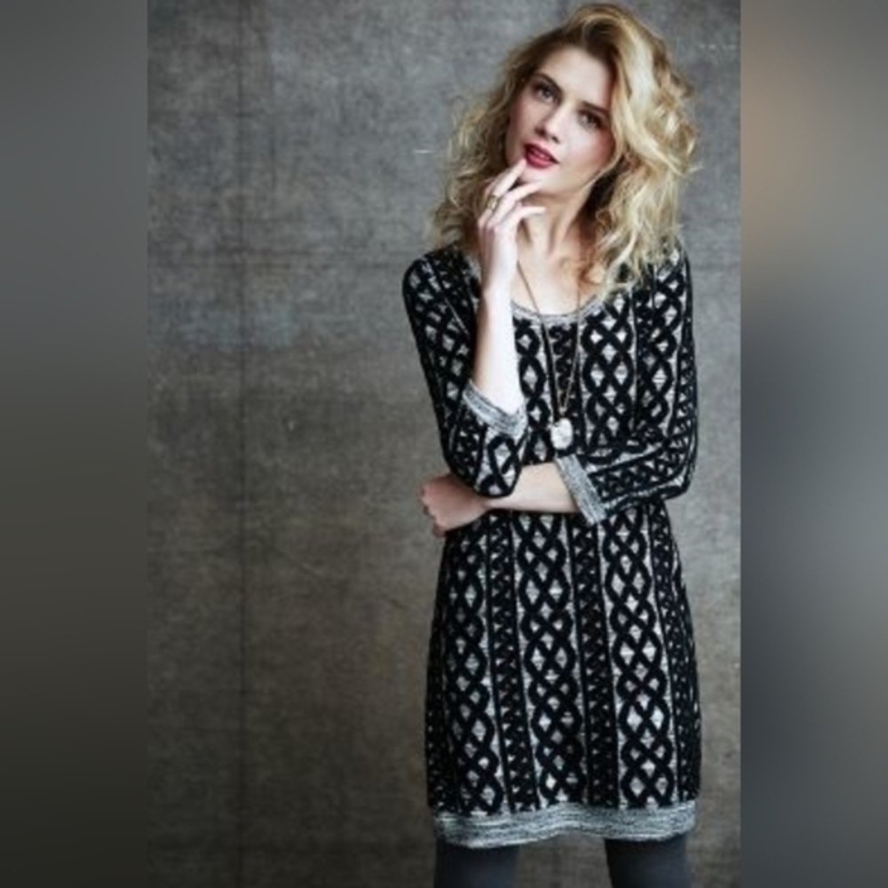 Anthropologie Moth Women's Petite Black‎ Knit Sweater Stitched Tunic Dress